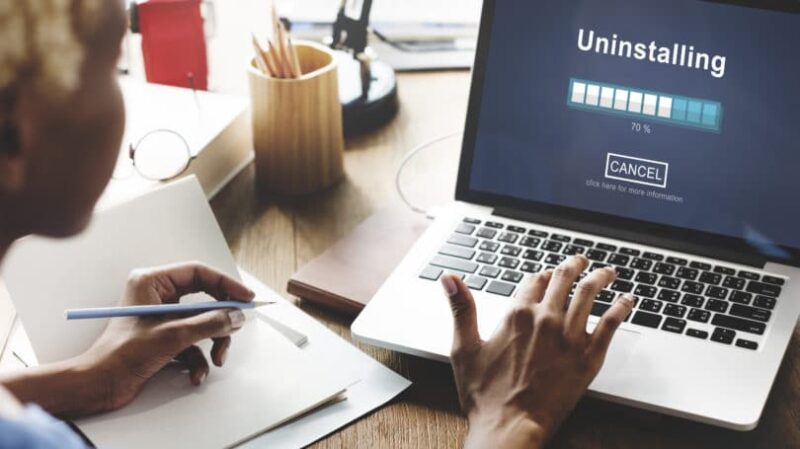 صورة توضح نصائح صيانة الكمبيوتر مثل تنظيف الجهاز، تحديث النظام، وترقية القرص الصلب SSD